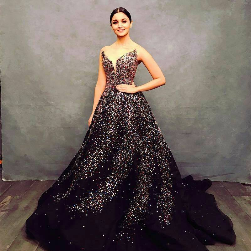 IIFA Awards 2017 stunning look of Bollywood Celebrities