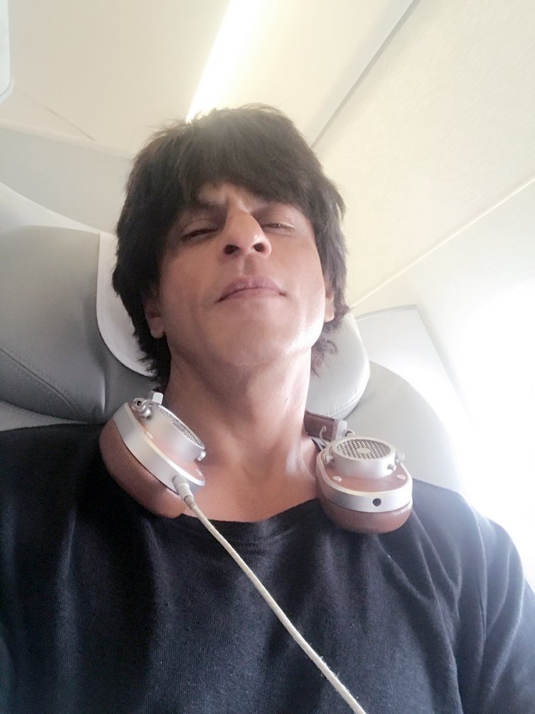 Jab Harry Met Sejal song Hawayein : Shah Rukh Khan returns to Mumbai for promoting new song