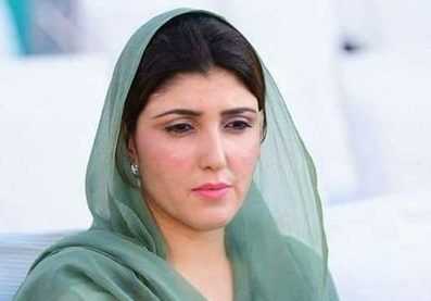 Ayesha Gulalai fight against Imran Khan: PTI member now targeting her sister for wearing shorts