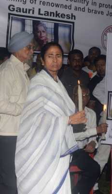 Mamata participates in candlelight vigil to condemn Lankesh’s murder