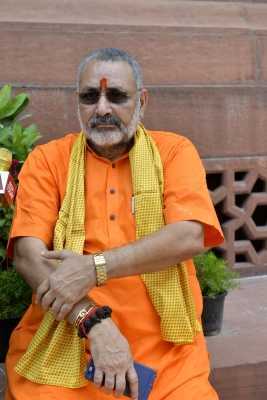 Giriraj Singh’s supporters clash with CISF in Patna