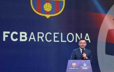 Iniesta contradicts FC Barcelona chief over contract extension