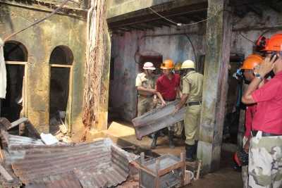 Nonagenarian dead in building collapse