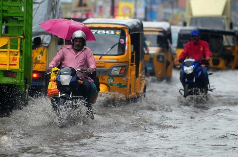 Chennai Weather forecast report affects Schools and cause Traffic Jam
