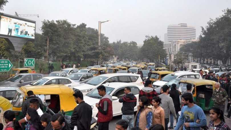 Traffic jam in Delhi due to Traders strike and Republic day full dress rehearsals