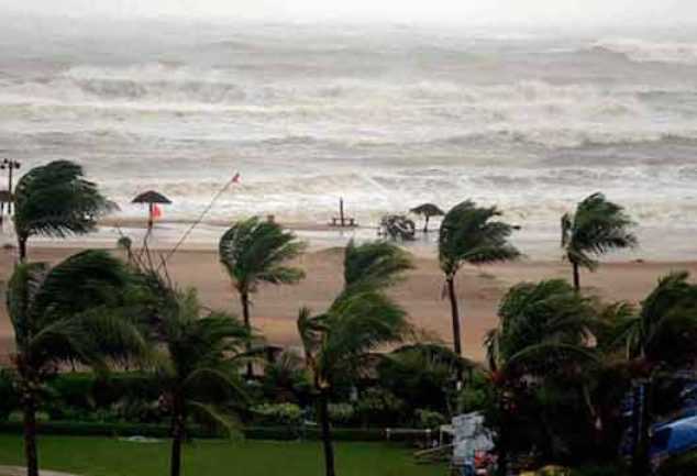Cyclone Titli in Odisha, Andhra Pradesh Live Updates; Landfall near Gopalpur and Srikakulam
